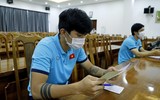 [ẢNH] Công Phượng, Quang Hải cùng đồng đội phấn khởi đi bầu cử