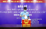 [ẢNH] Công Phượng, Quang Hải cùng đồng đội phấn khởi đi bầu cử