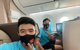 [ẢNH] ĐT Việt Nam phấn chấn lên chuyên cơ sang UAE