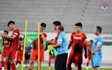 [ẢNH] ĐT Việt Nam mướt mồ hôi trong buổi tập đầu tiên ở UAE