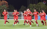[ẢNH] ĐT Việt Nam mướt mồ hôi trong buổi tập đầu tiên ở UAE