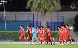 [ẢNH] ĐT Việt Nam mướt mồ hôi trong buổi tập đầu tiên ở UAE
