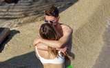 [ẢNH] Nhà vô địch EURO nghỉ xả hơi bên nữ ca sĩ sexy
