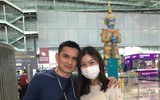 [ẢNH] HLV Kiatisak khoe con gái lớn vừa tròn 18 tuổi