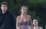 [ẢNH] Tiền đạo Leeds vô danh bỗng nổi tiếng vì bạn gái quá sexy