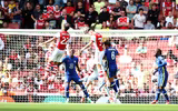 [ẢNH] Có 'bom tấn' Ben White, hàng thủ Arsenal vẫn tấu hài trước Chelsea