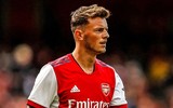 [ẢNH] Có 'bom tấn' Ben White, hàng thủ Arsenal vẫn tấu hài trước Chelsea