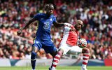 [ẢNH] Có 'bom tấn' Ben White, hàng thủ Arsenal vẫn tấu hài trước Chelsea