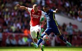 [ẢNH] Có 'bom tấn' Ben White, hàng thủ Arsenal vẫn tấu hài trước Chelsea