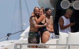 [ẢNH] Neymar vui vẻ với người yêu cũ trên du thuyền