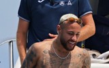 [ẢNH] Neymar vui vẻ với người yêu cũ trên du thuyền