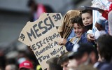 [ẢNH] Messi gây sốt như thế nào ở trận đầu tiên cho PSG