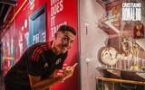 Bộ ảnh mới đẹp lung linh của Ronaldo ở sân Old Trafford