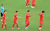 [ẢNH] Công Phượng, Quang Hải tập 'cực sung' chờ đấu Trung Quốc