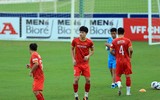 [ẢNH] Công Phượng, Quang Hải tập 'cực sung' chờ đấu Trung Quốc
