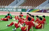 [ẢNH] Tuyển Việt Nam làm quen mặt sân 'may mắn', sẵn sàng đấu Oman