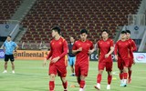 [ẢNH] Tuyển Việt Nam làm quen mặt sân 'may mắn', sẵn sàng đấu Oman