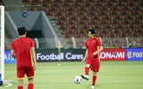 [ẢNH] Tuyển Việt Nam làm quen mặt sân 'may mắn', sẵn sàng đấu Oman