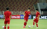 [ẢNH] Tuyển Việt Nam làm quen mặt sân 'may mắn', sẵn sàng đấu Oman