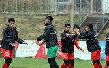 U23 Việt Nam gồng mình luyện tập dưới cái lạnh 6 độ C