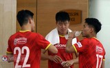 Thầy Park cho Công Phượng tập tạ sau trận thua Nhật Bản