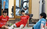 Thầy Park cho Công Phượng tập tạ sau trận thua Nhật Bản