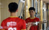 Thầy Park cho Công Phượng tập tạ sau trận thua Nhật Bản