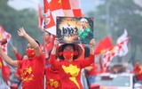 CĐV Việt Nam khuấy động không khí, 'tiếp lửa' thầy trò HLV Park