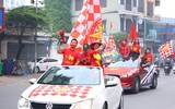 CĐV Việt Nam khuấy động không khí, 'tiếp lửa' thầy trò HLV Park