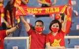 CĐV Việt Nam khuấy động không khí, 'tiếp lửa' thầy trò HLV Park