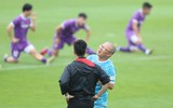 ĐT Việt Nam tập 'cực sung' dưới mưa trước khi lên đường dự AFF Cup
