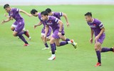 ĐT Việt Nam tập 'cực sung' dưới mưa trước khi lên đường dự AFF Cup