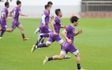 ĐT Việt Nam tập 'cực sung' dưới mưa trước khi lên đường dự AFF Cup