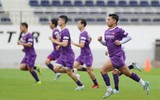 ĐT Việt Nam tập 'cực sung' dưới mưa trước khi lên đường dự AFF Cup