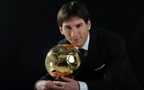 7 lần Messi nâng Quả bóng Vàng sau 12 năm