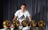 7 lần Messi nâng Quả bóng Vàng sau 12 năm