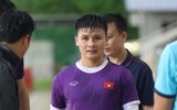 Tuyển Việt Nam dầm mưa 'luyện công' chờ quyết đấu Malaysia