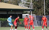 Quang Hải, Công Phượng 'mỏi tay' ký tặng người hâm mộ ở Australia