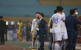 Quang Hải cúi đầu tạ ơn 'bầu' Hiển