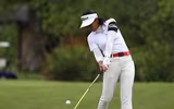 Những bóng hồng tỏa sáng ngày mở màn giải golf vô địch quốc gia
