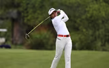 Những bóng hồng tỏa sáng ngày mở màn giải golf vô địch quốc gia