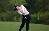 Những bóng hồng tỏa sáng ngày mở màn giải golf vô địch quốc gia