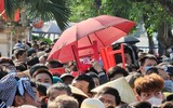 Người hâm mộ nghẹt thở chen nhau mua vé xem U23 Việt Nam