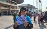 Người hâm mộ nghẹt thở chen nhau mua vé xem U23 Việt Nam