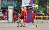 CĐV ngập trong sắc đỏ đổ về sân Việt Trì 'tiếp lửa' U23 Việt Nam