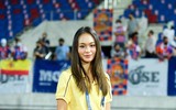 Nhan sắc tiểu thư xinh đẹp con gái trưởng đoàn U23 Thái Lan