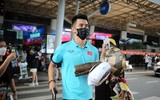 Quang Hải, Hoàng Đức... được fan nữ 'bủa vây' khi đến TP.HCM
