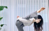 Những tư thế yoga đỉnh cao của HLV xinh đẹp Kim Sung-hee