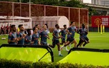 MU tươi rói tập luyện ở Thái Lan chờ đấu Liverpool