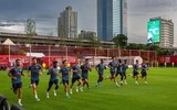 MU tươi rói tập luyện ở Thái Lan chờ đấu Liverpool